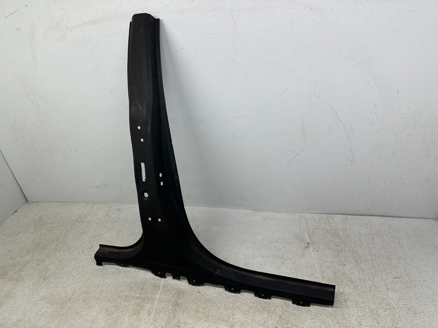 GMC Terrain body side panel edge detail