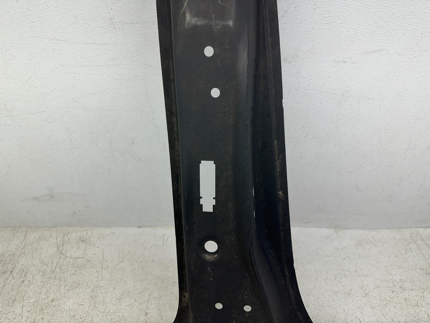 GMC Terrain body side panel storage scratch detail