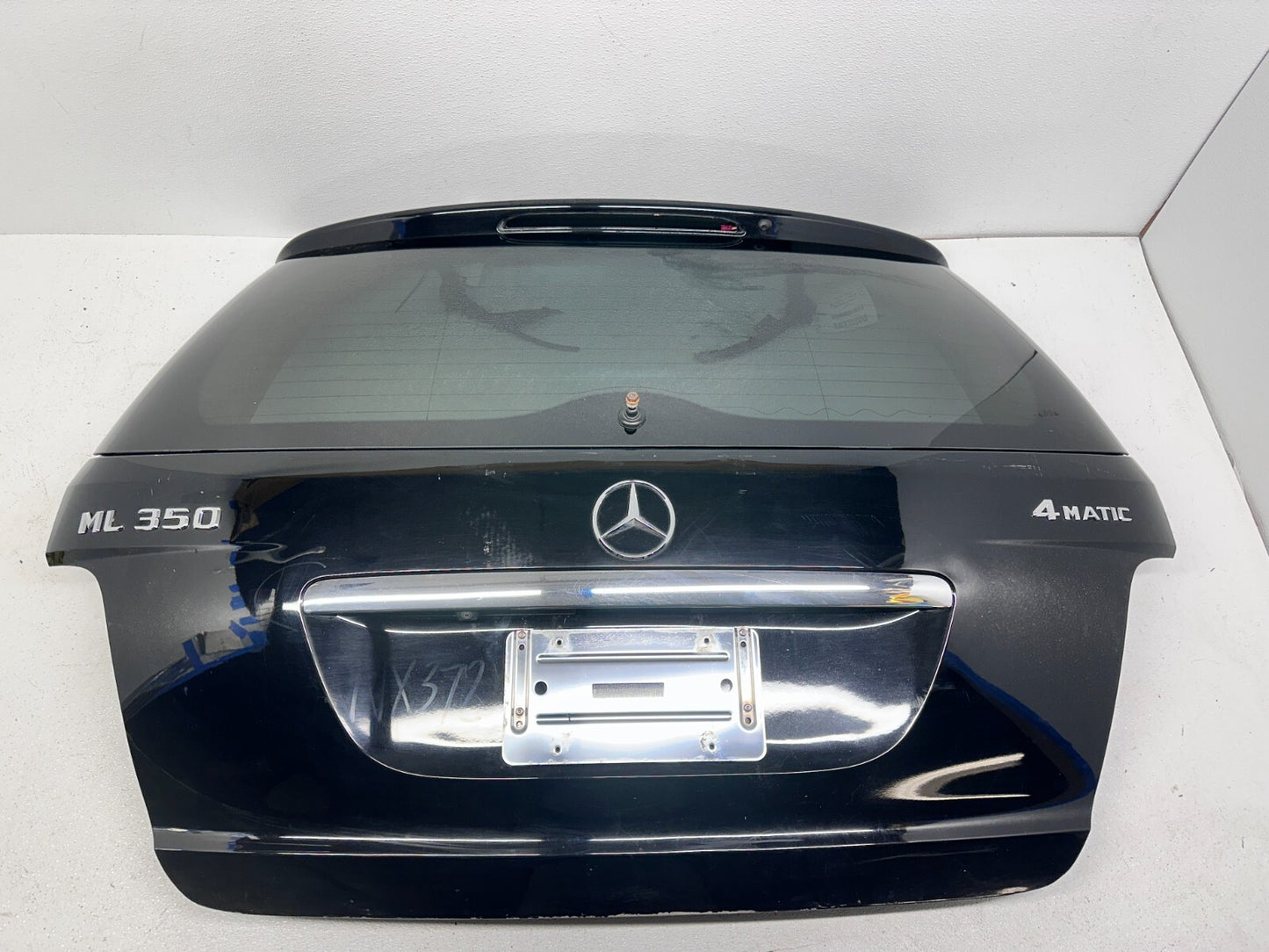 2009-2011 Mercedes-Benz ML rear tailgate hatch with glass in black, full view