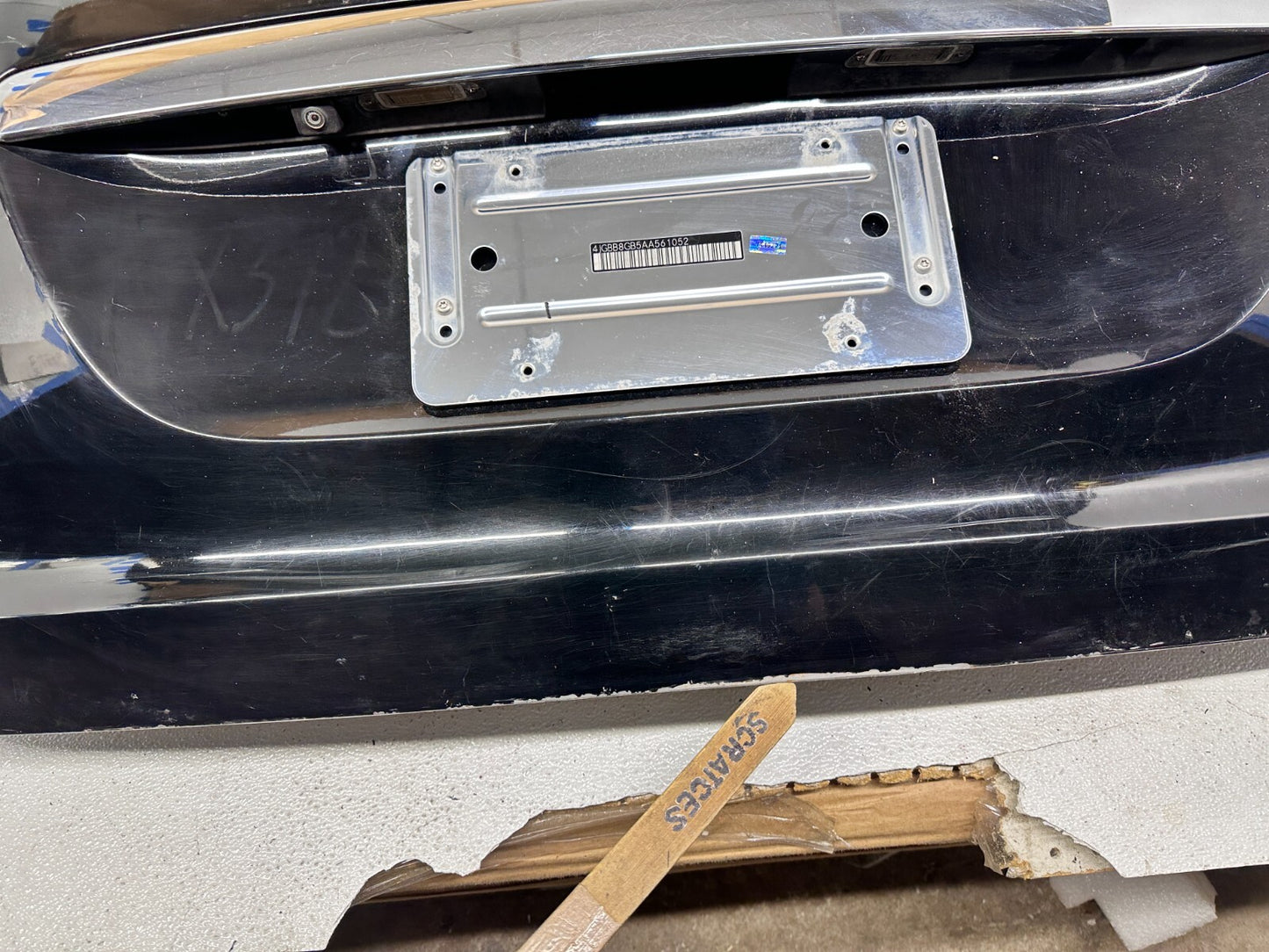 Mercedes ML tailgate glass detail