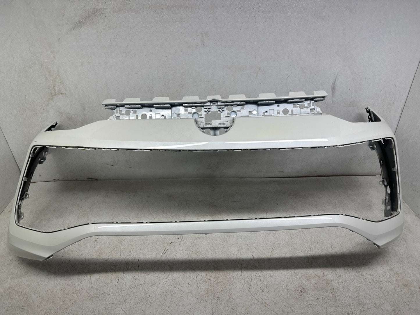 VW Tiguan front bumper cover — side view