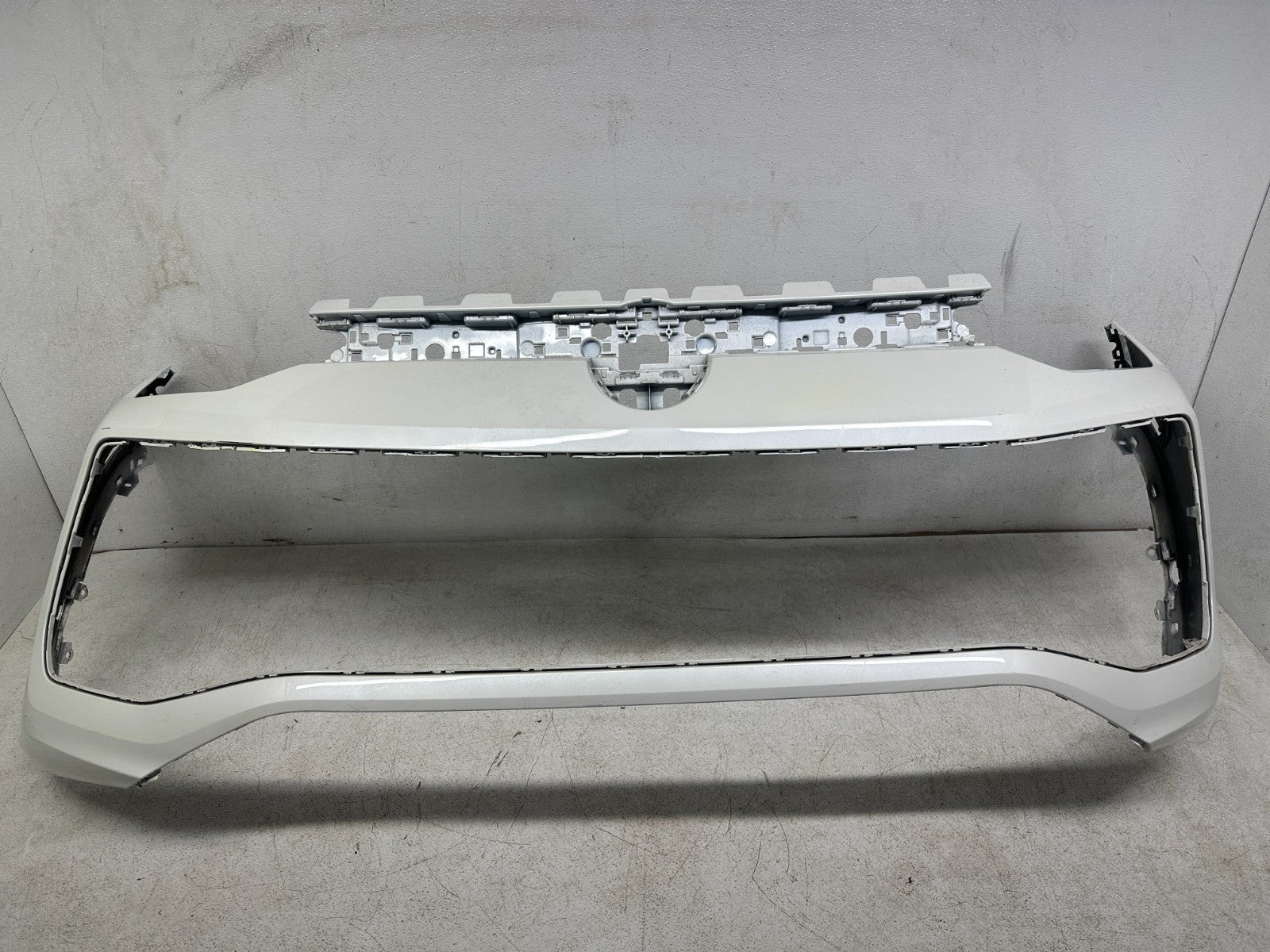 VW Tiguan front bumper cover — side view