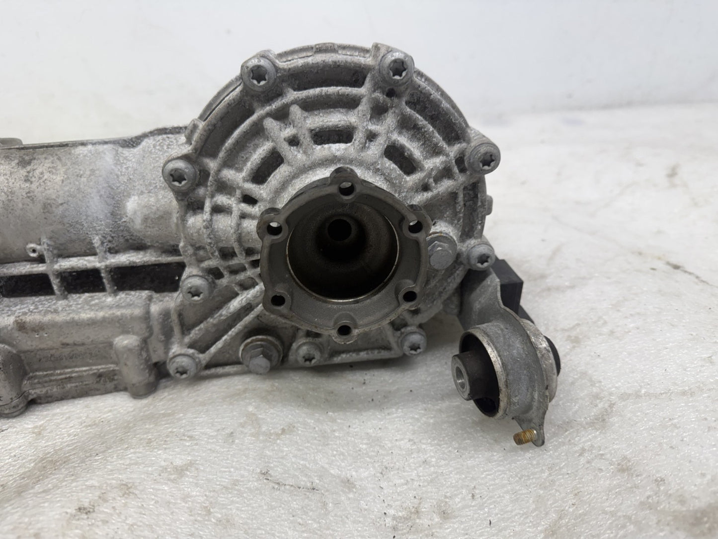 Porsche 991 front differential flange detail