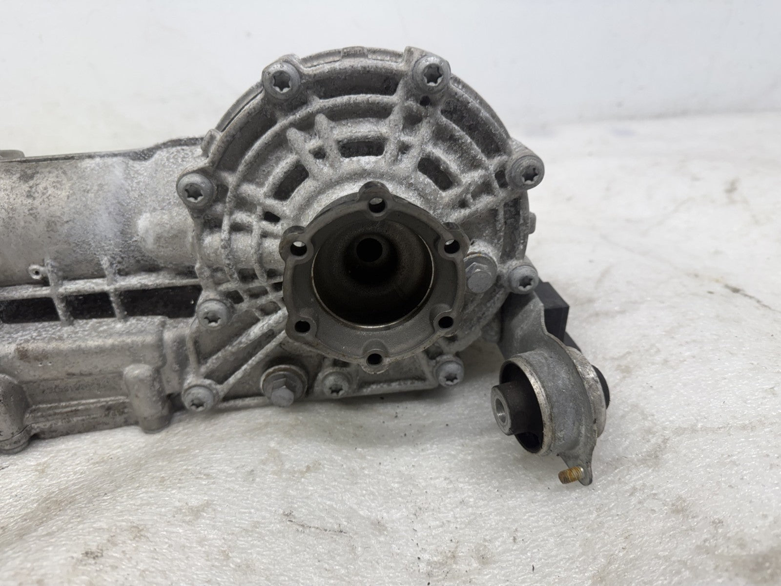 Porsche 991 front differential flange detail