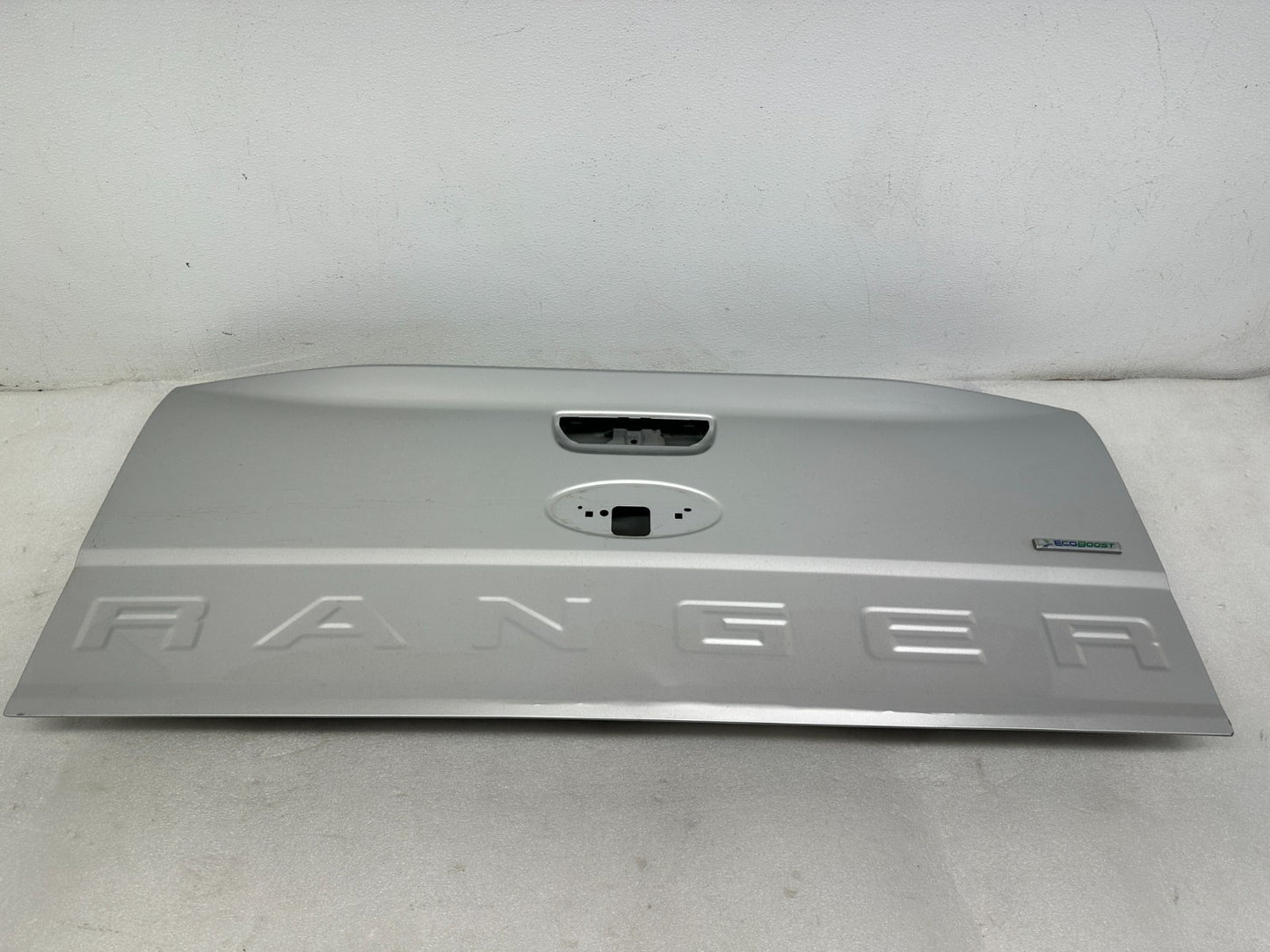 Ford Ranger tailgate edge detail