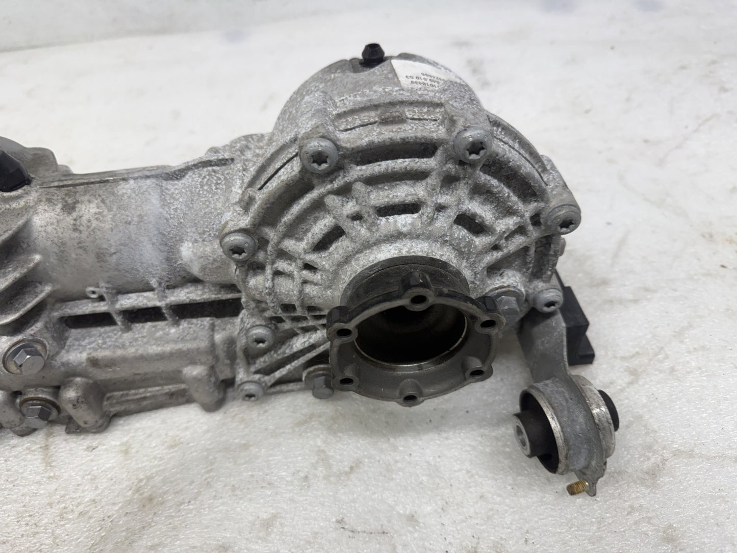 Porsche 991 front differential housing detail
