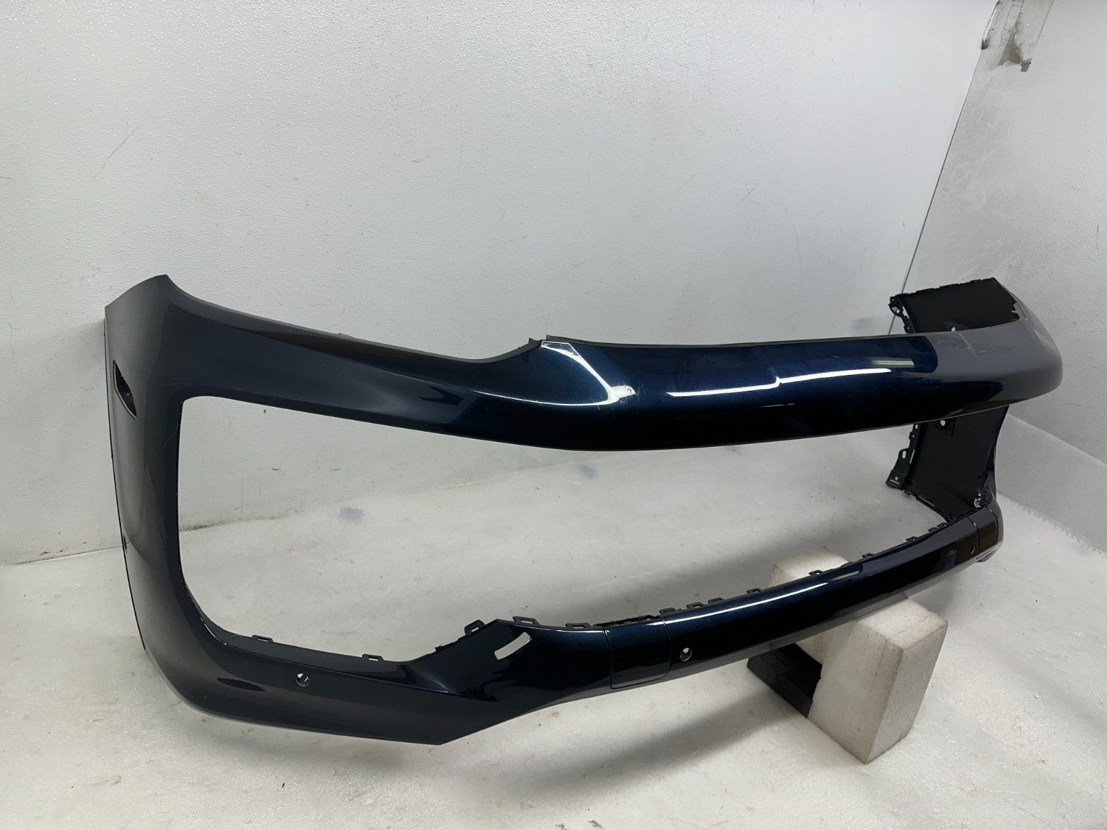 Porsche Cayenne OEM front bumper rear side