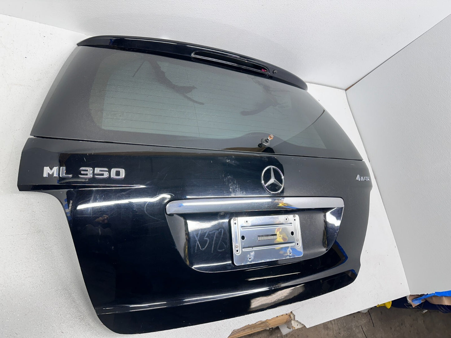 Mercedes ML tailgate angle view
