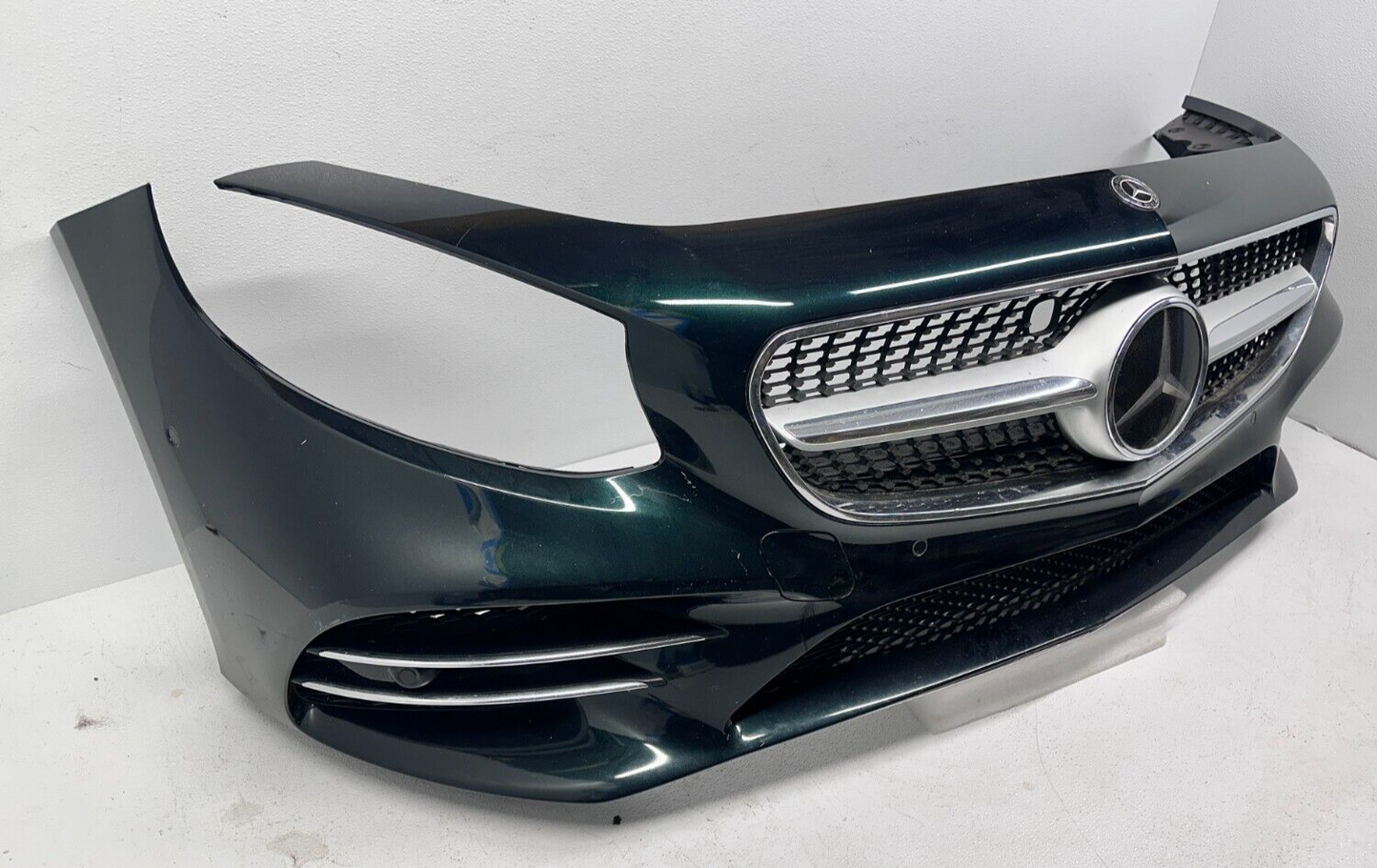 Mercedes S560 front bumper additional view