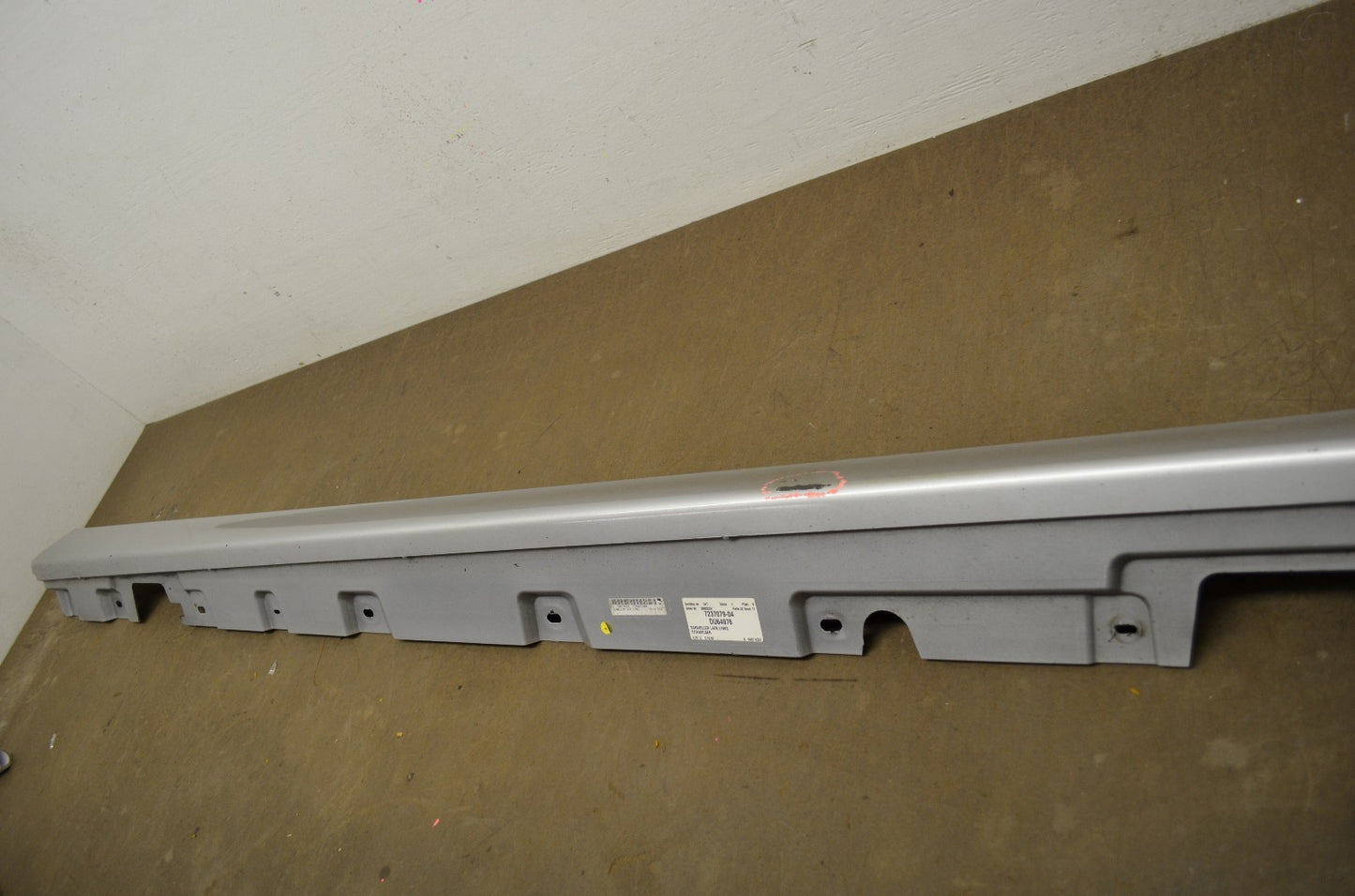 BMW F10 rocker panel molding — end detail