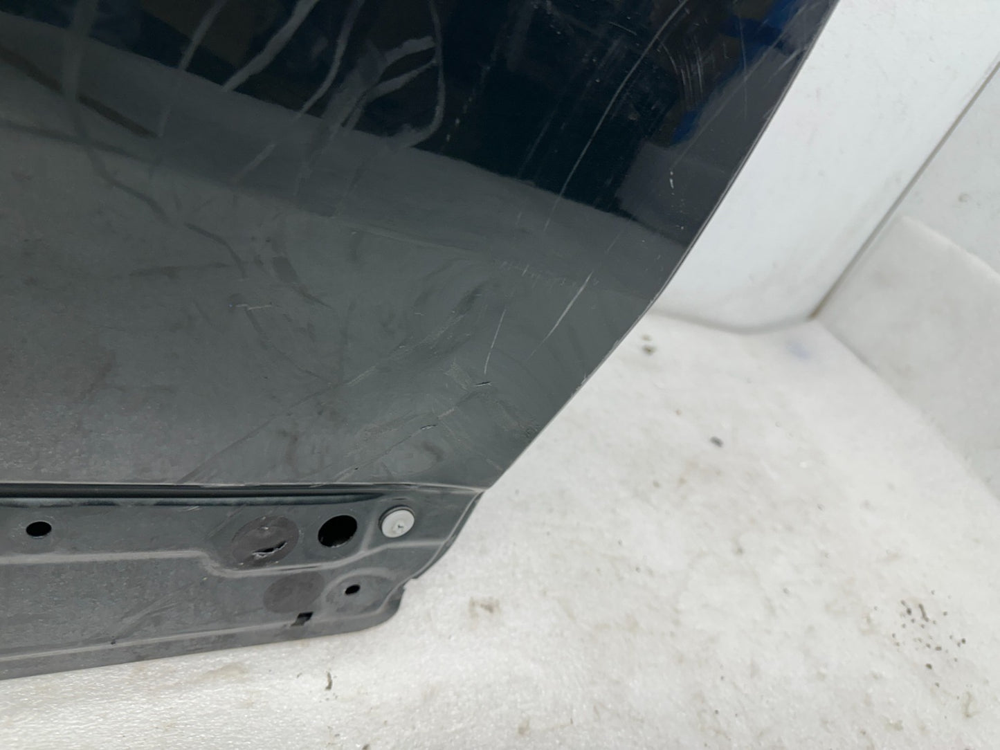 Range Rover L460 rear door edge detail