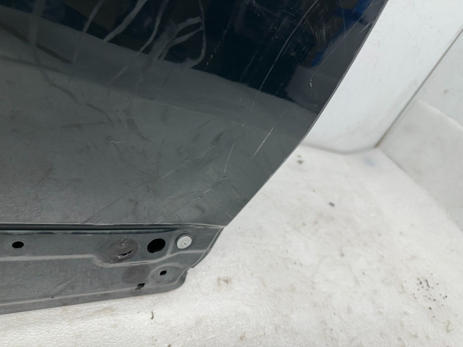 Range Rover L460 rear door edge detail