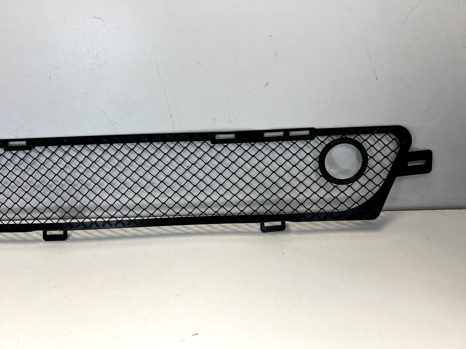 Aston Martin V8 Vantage grille mesh — angled view