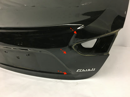Maserati Ghibli trunk lid edge detail