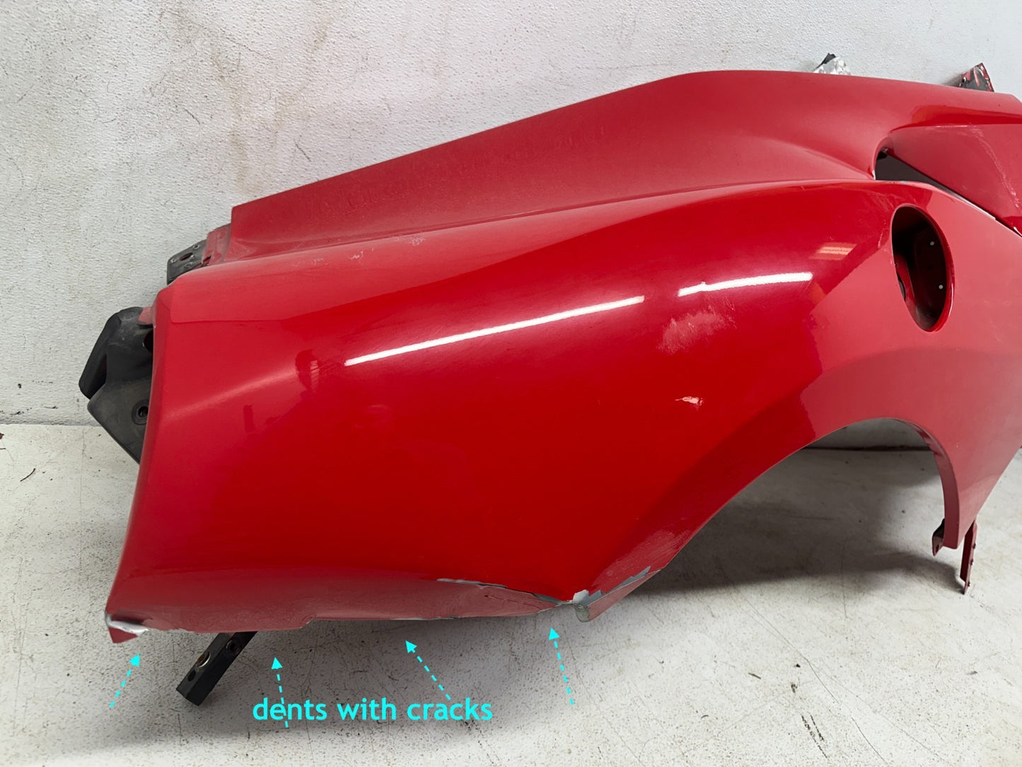 Ferrari F8 quarter panel edge detail