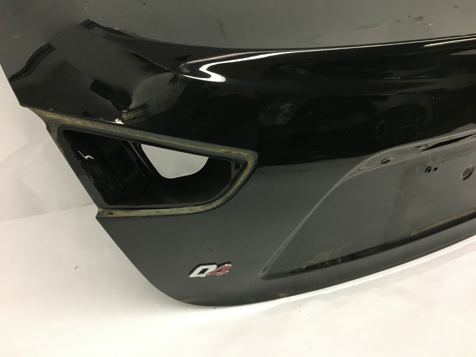 Maserati Ghibli trunk lid surface detail