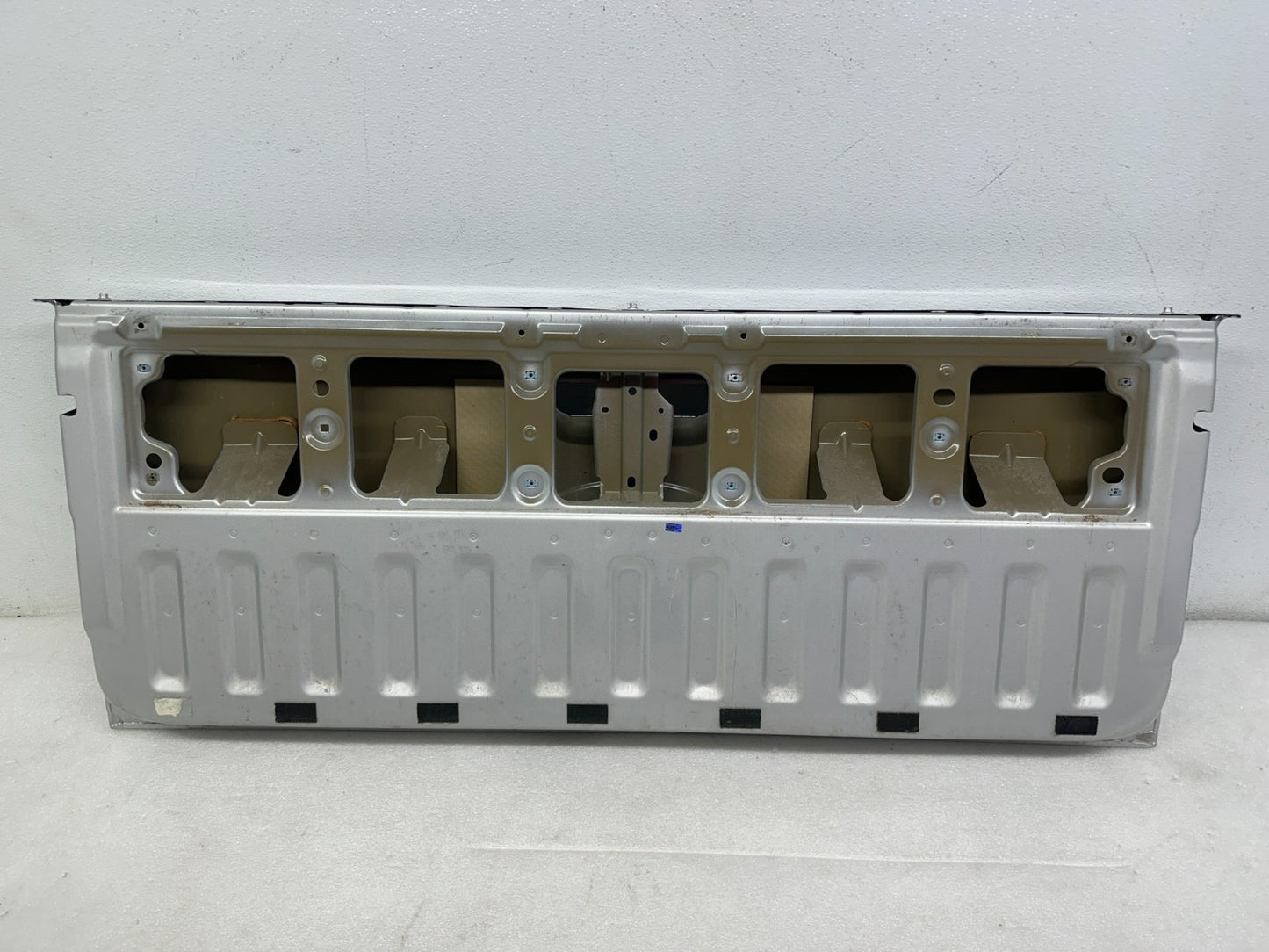 Ford Ranger tailgate inner side